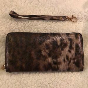 Faux Leather Leopard Print Wristlet/Wallet